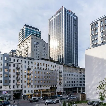 Διαμέρισμα Modern In Mennica - Center